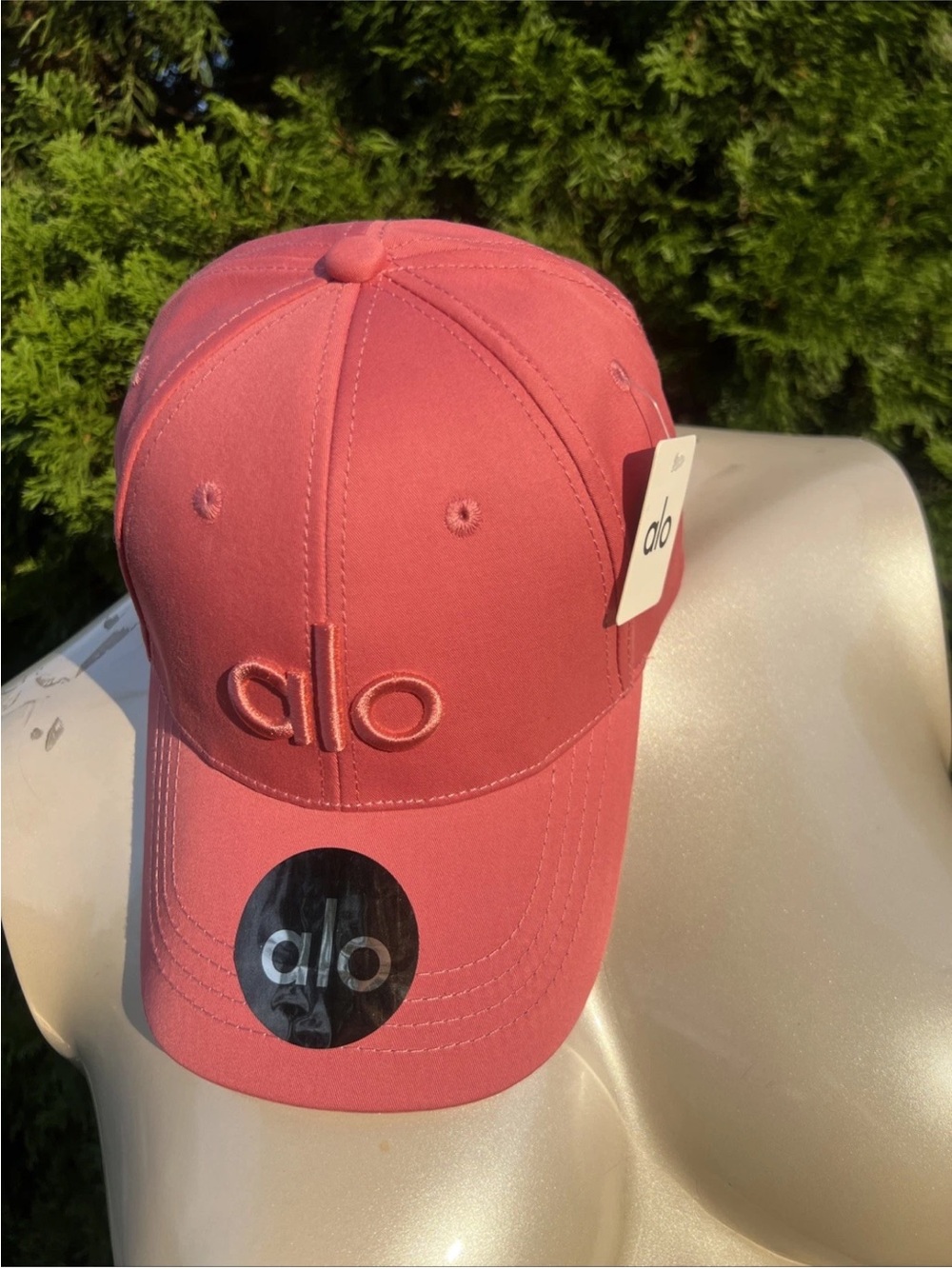 ALO Yoga women’s pink hat NWT